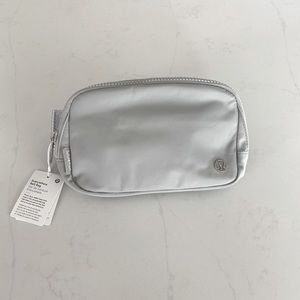 NWT Lululemon Everywhere Belt Bag